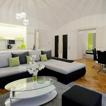 Varkapitany Apartman Έγκερ Εξωτερικό φωτογραφία