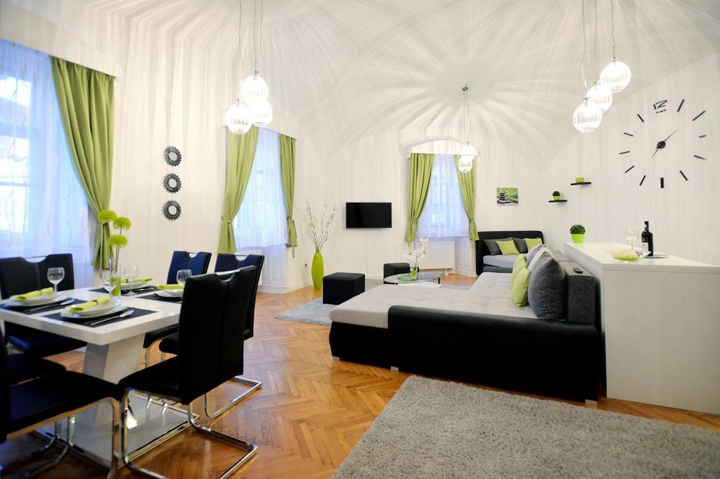 Varkapitany Apartman Έγκερ Εξωτερικό φωτογραφία
