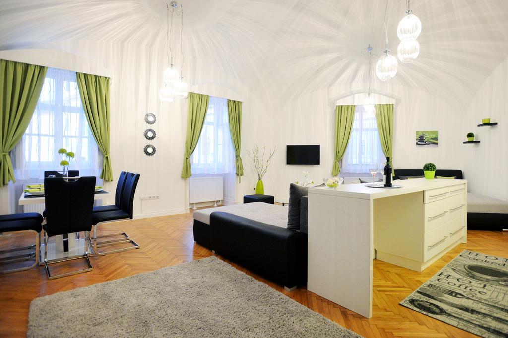 Varkapitany Apartman Έγκερ Εξωτερικό φωτογραφία
